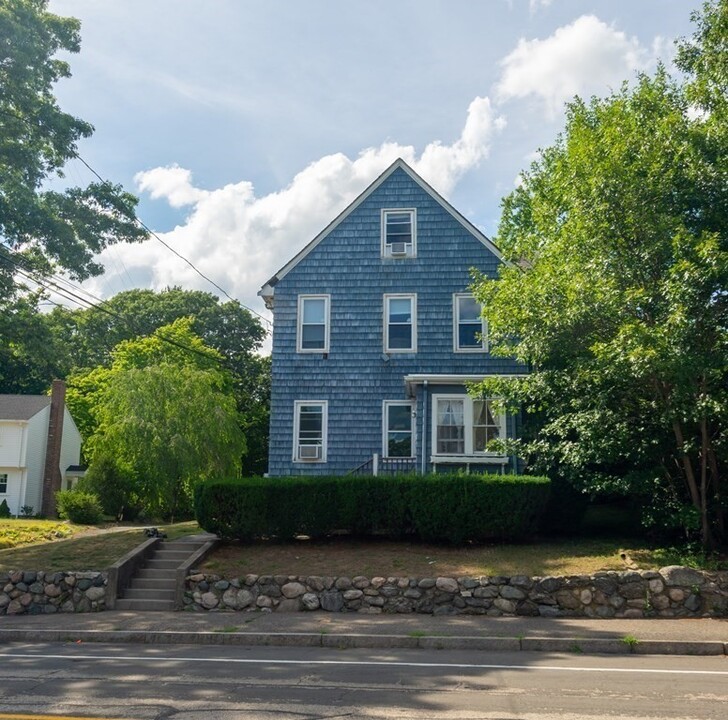 137 Central Ave in Needham, MA - Building Photo