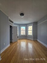 16 Sherwood Ave in Yonkers, NY - Building Photo