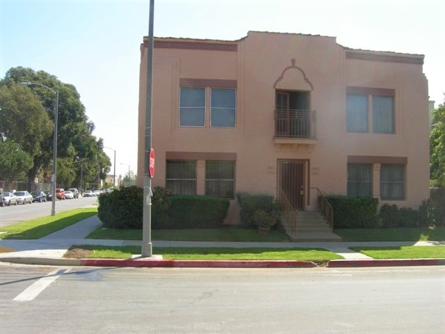 466 N Orange Grove Ave in Los Angeles, CA - Building Photo - Building Photo