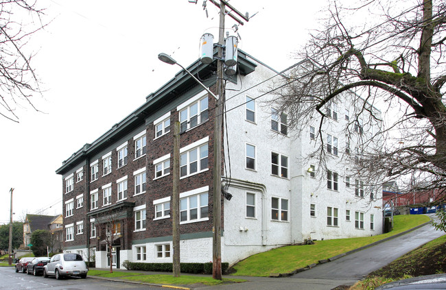 Spruce Park Apartments in Seattle, WA - Building Photo - Building Photo