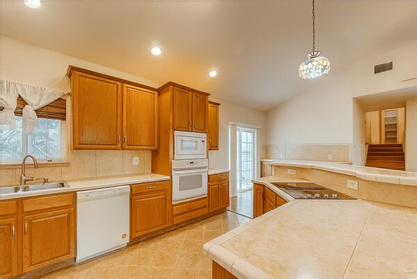 412 Moonlight Walk in San Antonio, TX - Building Photo - Building Photo