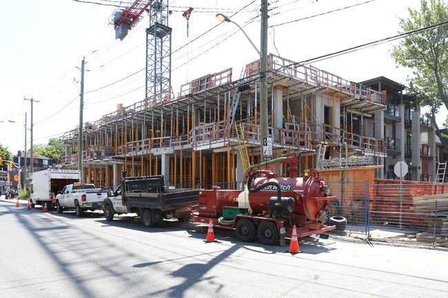852 Bank St in Ottawa, ON - Building Photo - Building Photo