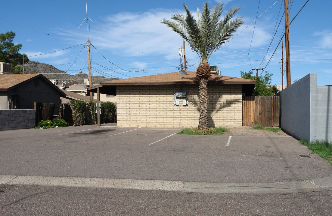 822 E Carol Ave in Phoenix, AZ - Building Photo