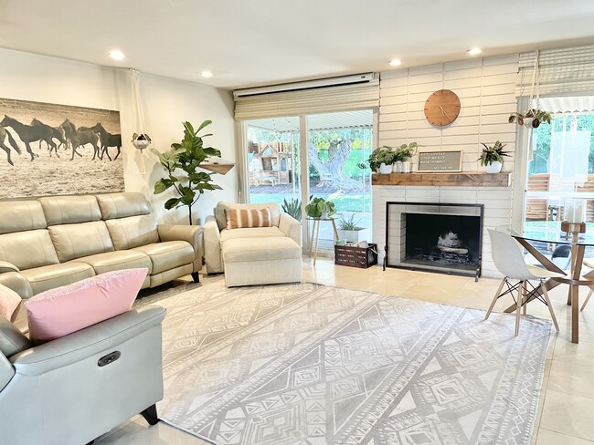 45985 Toro Peak Rd in Palm Desert, CA - Building Photo - Building Photo
