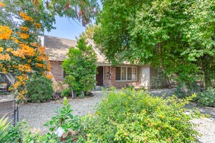 5825 Fulton Ave in Van Nuys, CA - Building Photo