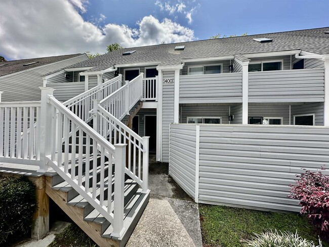 400 Cambridge Cir in Murrells Inlet, SC - Building Photo - Building Photo