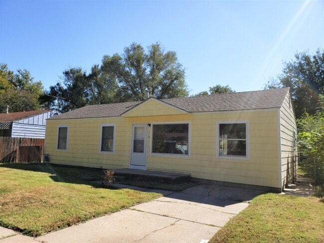 1101 Luther E in Wichita, KS - Building Photo - Building Photo