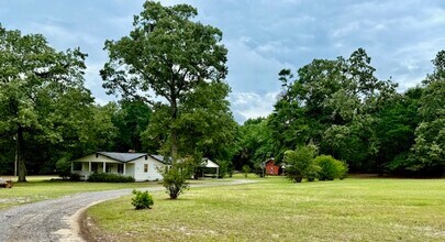 4412 Wesley Rd in Hephzibah, GA - Foto de edificio - Building Photo