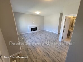 5429 Chappelle Rd. SW in Edmonton, AB - Building Photo - Building Photo