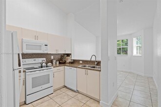 2731 SE 17th Ave, Unit 211 in Homestead, FL - Building Photo - Building Photo