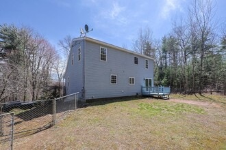 127 Brook Rd in Warren, MA - Building Photo - Building Photo