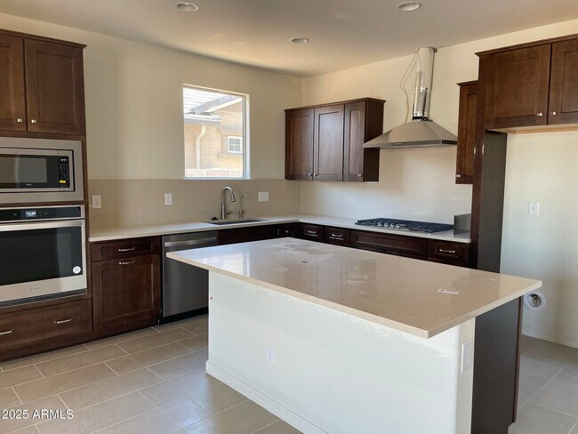 8960 W San Miguel Ave in Glendale, AZ - Foto de edificio - Building Photo