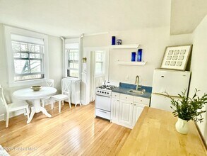 119 Caroline St in Saratoga Springs, NY - Building Photo - Building Photo