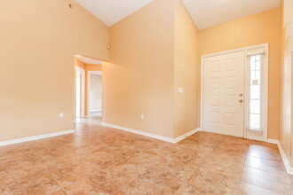 10244 Rainbow Oaks Dr in Hudson, FL - Building Photo - Building Photo
