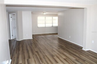 10512 121st Ave in Largo, FL - Building Photo - Building Photo