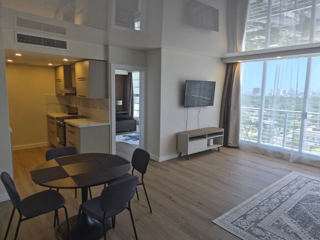 1720 Harrison St, Unit Home Tower #16 B in Hollywood, FL - Building Photo - Building Photo