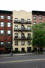 315 W 14th St in New York, NY - Foto de edificio - Building Photo