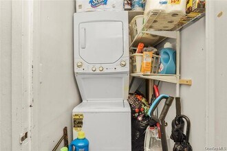 80 Elliott Ave, Unit 3rd Floor in Yonkers, NY - Building Photo - Building Photo
