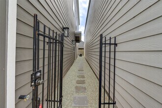 4220 McKinley St in Houston, TX - Building Photo - Building Photo