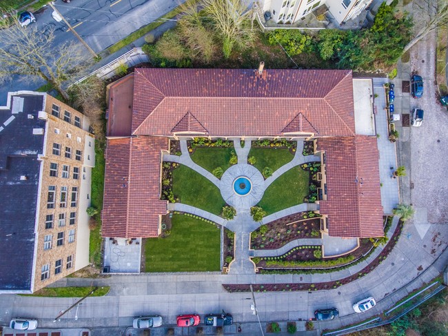 Villa Franca Apartments in Seattle, WA - Foto de edificio - Building Photo