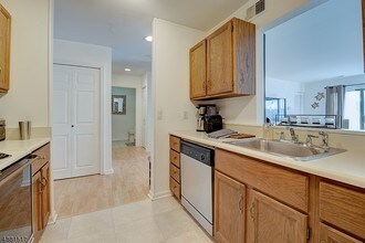 971 Bloomfield Ave-Unit -12 in Glen Ridge, NJ - Building Photo - Building Photo