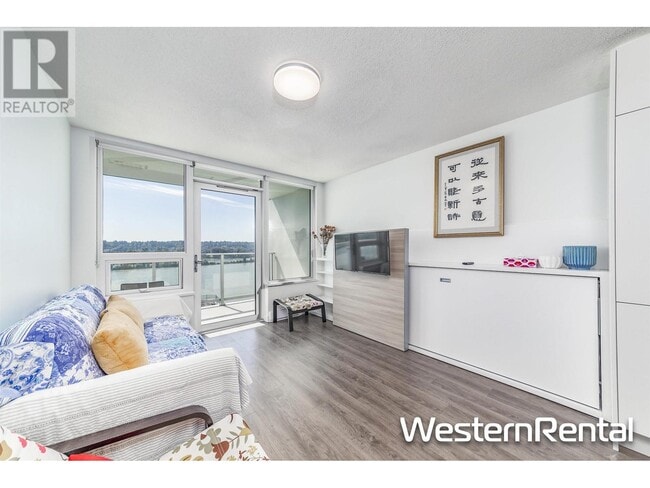 988-988 Quayside Dr