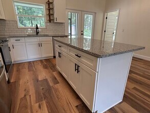 658 SW Charlie Ave in Micanopy, FL - Building Photo - Building Photo