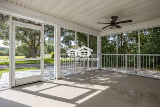 1499 W River Shore Way in Tampa, FL - Foto de edificio - Building Photo