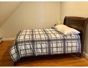 57 Dartmouth St, Unit 2 in Somerville, MA - Building Photo - Building Photo