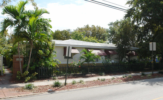 1857-1859 Buchanan St in Hollywood, FL - Building Photo - Building Photo