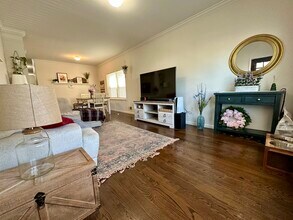 942 Flora St, Unit Flora St 1st fl in Elizabeth, NJ - Building Photo - Building Photo
