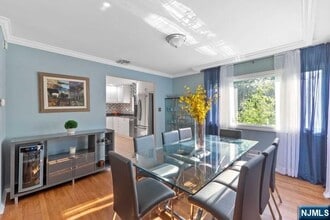 38 Berwyn Pl in Fair Lawn, NJ - Building Photo - Building Photo