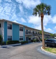 5967 Terrace Park Dr N, Unit 209-Bedford Building in St. Petersburg, FL - Building Photo