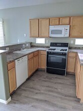 8956 Aurora Bay Ct in Las Vegas, NV - Building Photo - Building Photo