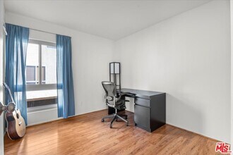 5267 Coldwater Canyon Ave in Van Nuys, CA - Building Photo - Building Photo