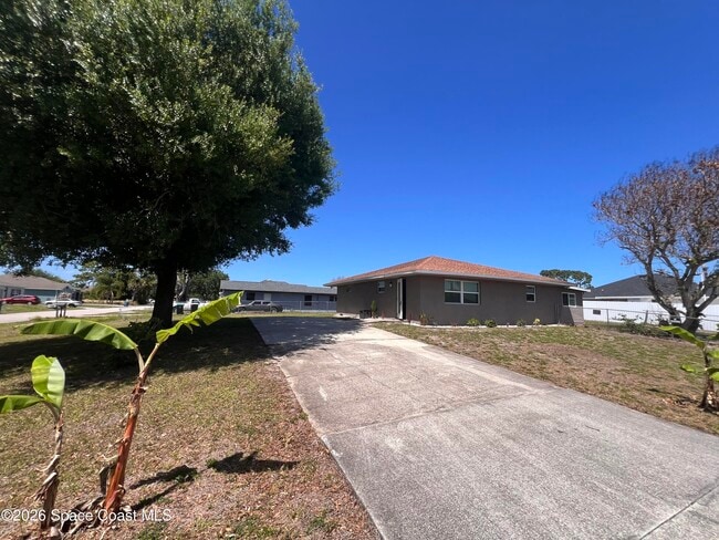 property at 741 Frisco St SE