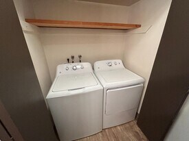 225 N 8th St in Central Point, OR - Building Photo