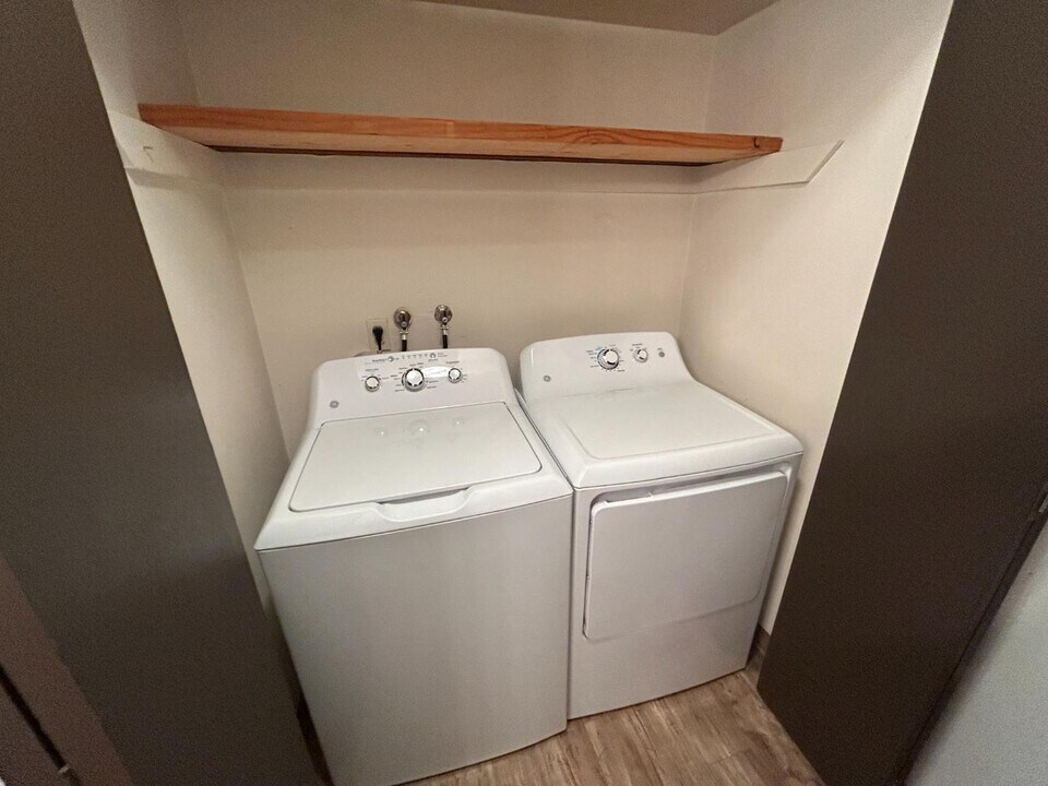 225 N 8th St in Central Point, OR - Building Photo