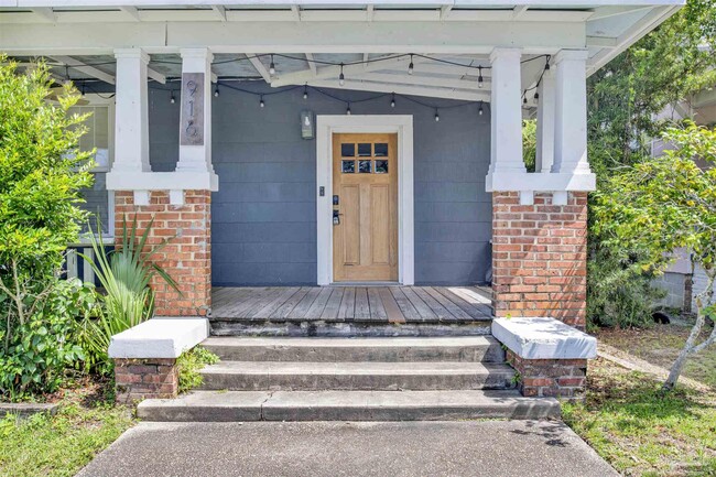 property at 916 E Gonzalez St