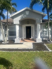 4397 SW Calah Cir in Port St. Lucie, FL - Foto de edificio - Building Photo