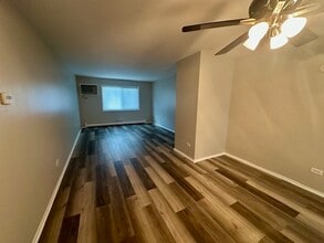 8331 Woodland Dr in Darien, IL - Building Photo - Building Photo