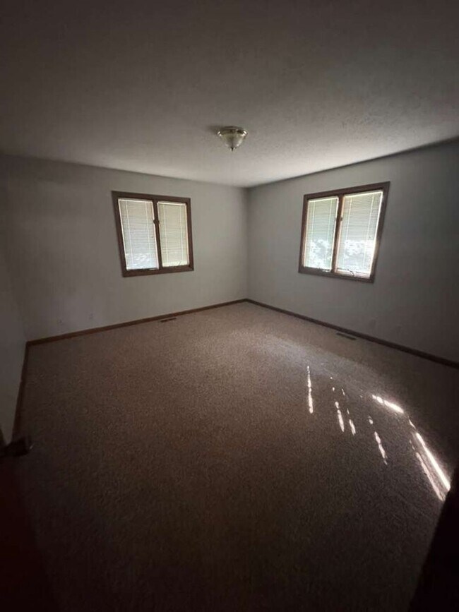 24159 Evergreen Ct in Chenoa, IL - Building Photo - Building Photo