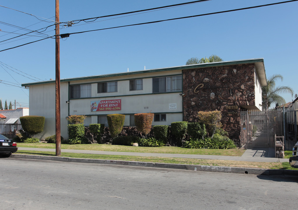 Cornuta Apartments in Bellflower, CA - Building Photo