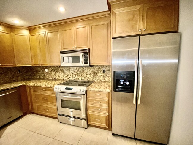 6447 Parkview Dr in Boca Raton, FL - Building Photo - Building Photo