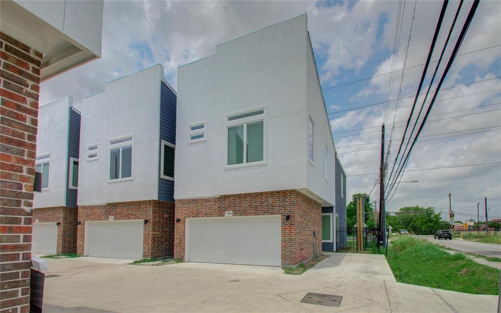 2549 Hollister St in Houston, TX - Building Photo