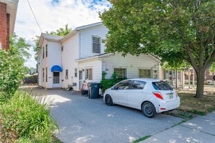 567 Woolwich St in Guelph, ON - Building Photo