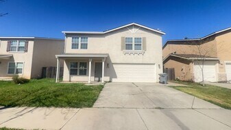 1133 Pinnacle Dr in Merced, CA - Building Photo