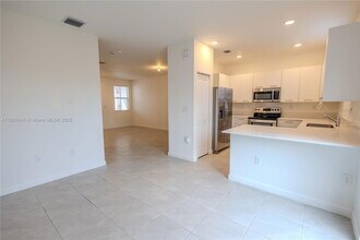 12587 NW 23rd Pl in Miami, FL - Building Photo - Building Photo