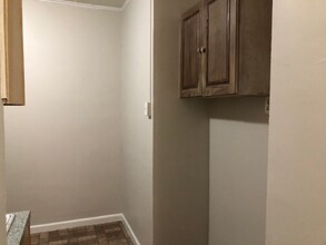 165 W 48th St, Unit 1 in Bayonne, NJ - Foto de edificio - Building Photo