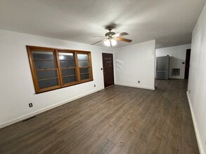 502 Bluebird Dr in Russell Springs, KY - Building Photo - Building Photo